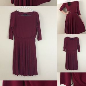 WHBM Burgundy Wine Stretchy Pleated Dress Size 6